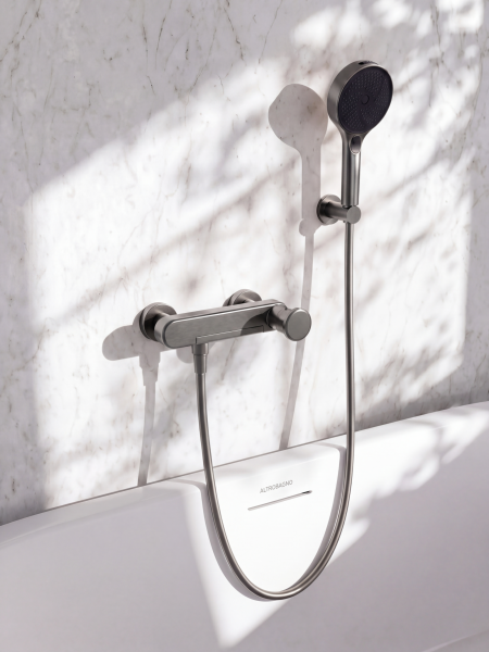 Смеситель для ванны с душем AltroBagno Рикко (Ricco) ALTROBAGNORicco0235GM оружейная сталь фото