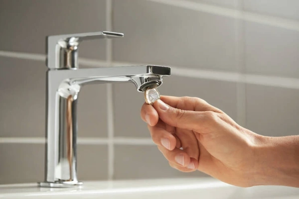 Смеситель для раковины с донным клапаном Hansgrohe Rebris E 72557000 фото