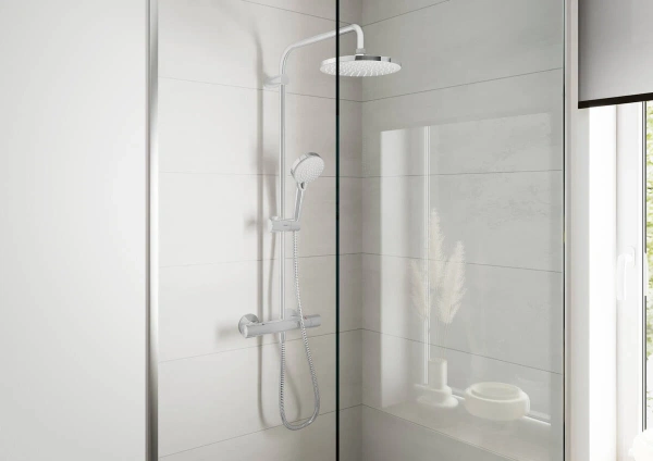 Душевая система (стойка) с термостатом Hansgrohe Vernis Blend Showerpipe 200 1jet 26276000 хром фото