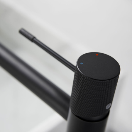 Высокий смеситель для раковины Vincea Desire VBF-1D2MB черный матовый фото