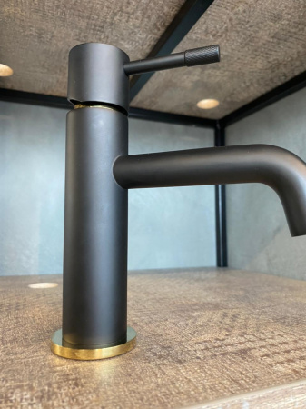 Смеситель для раковины Boheme Uno 461-BG черный/золото фото