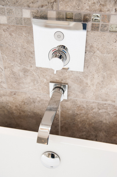 Термостат с запорным вентилем Hansgrohe ShowerSelect 15762000 фото