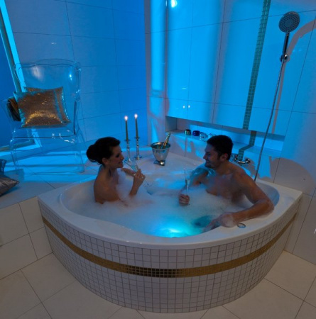 Акриловая ванна Ravak New Day C651000000 140х140 фото