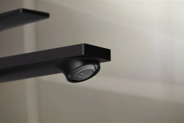 Смеситель для раковины с донным клапаном Hansgrohe Rebris E 72557670 черный матовый фото